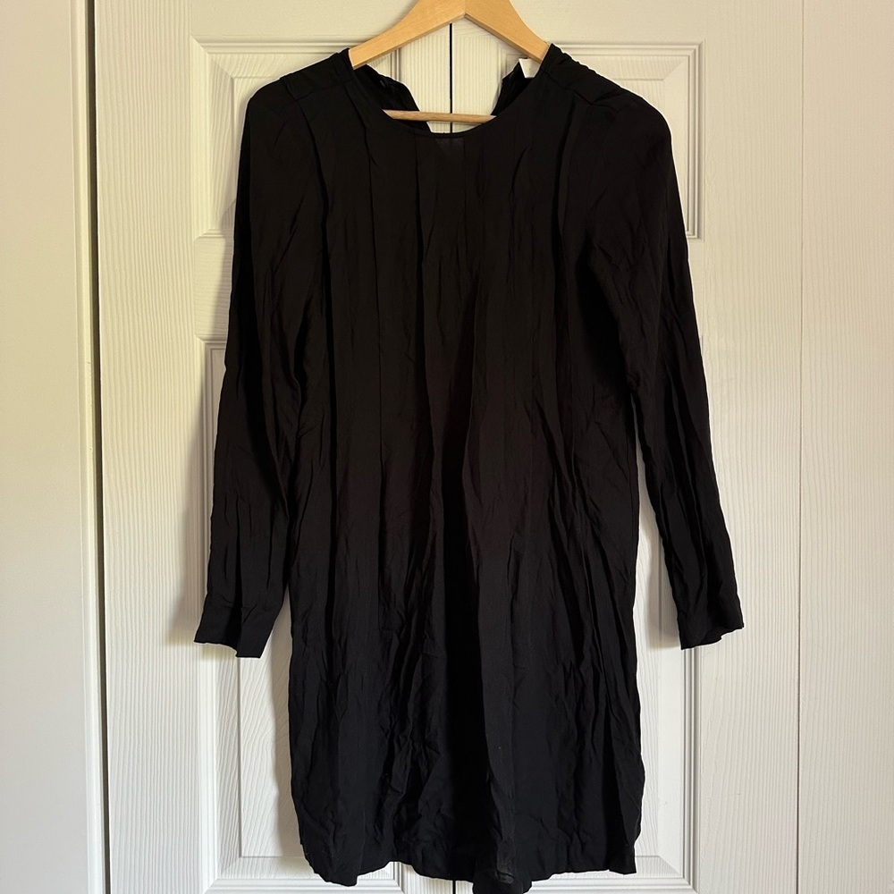 H&M bundle of Floral Black Dress and black dress like new - Picture 8 of 10